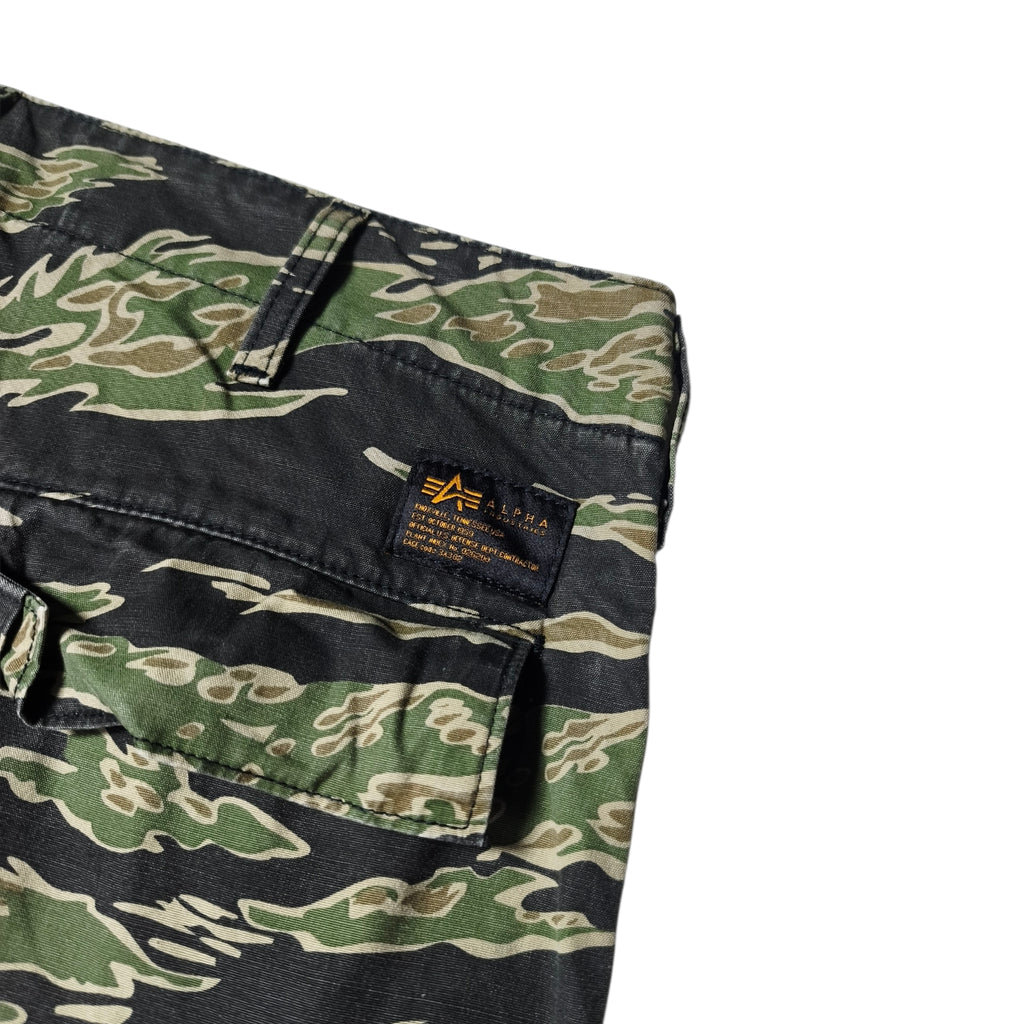 Alpha industries tiger camo cargo